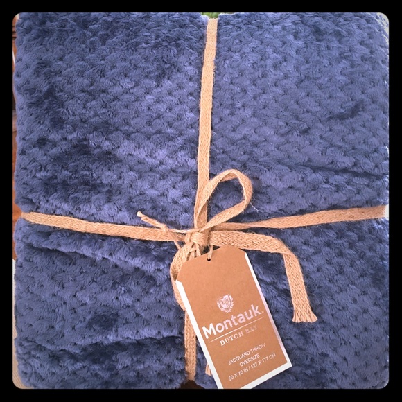 Blue Oversized Jacquard Soft Throw